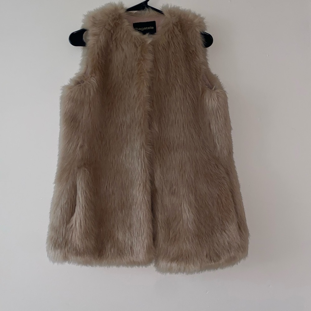 Women’s faux fur vest